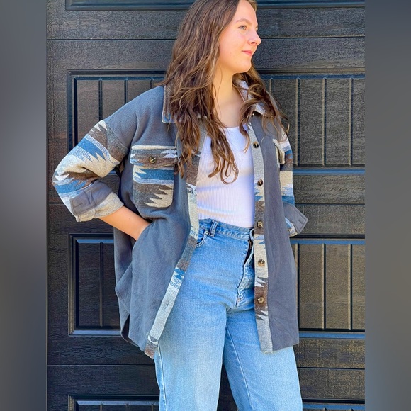 New boutique blue gray Aztec flannel shacket jacket - Picture 4 of 6